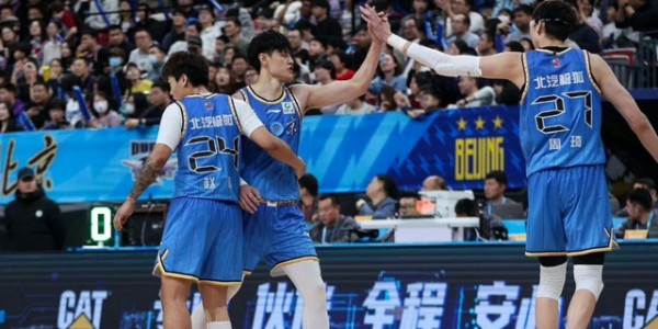 广东宏远3分险胜！张皓嘉绝杀，奎因39分，胡明轩23分
